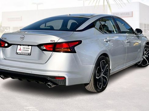 Used 2025 Nissan Altima 2.5 SR image 33