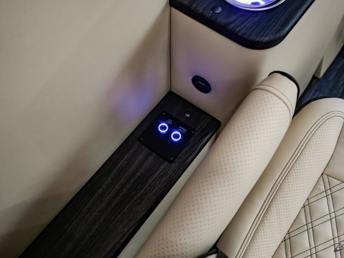 Used 2025 Mercedes-Benz Sprinter 3500 image 91