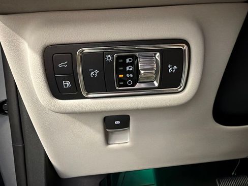 Used 2026 Lincoln Nautilus Premier w/ Equipment Group 102A AWD/4WD image 25