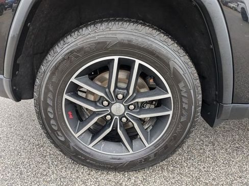 Used 2017 Jeep Grand Cherokee Trailhawk image 11