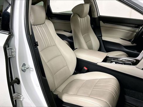 Used 2022 Honda Accord Touring image 7