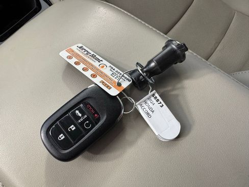 Used 2024 Honda Accord Touring image 3