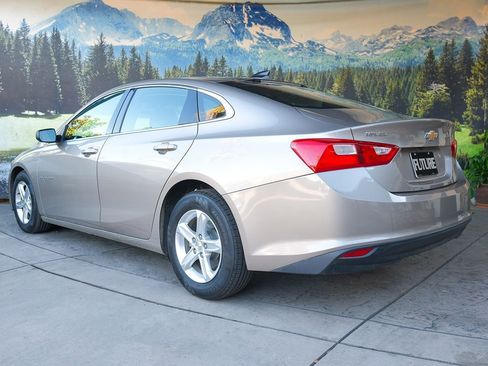 Used 2022 Chevrolet Malibu LS image 4