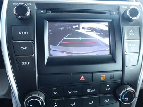 Used 2015 Toyota Camry LE image 25