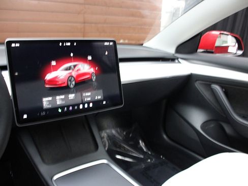 Used 2022 Tesla Model 3 image 17