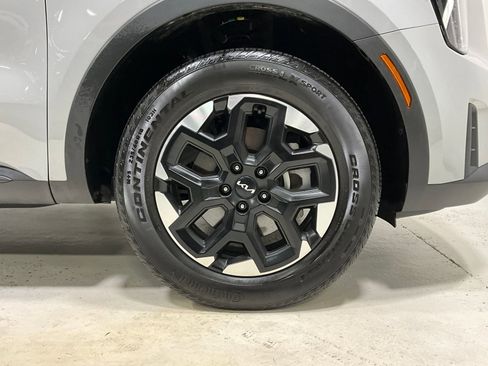 Used 2025 Kia Sorento S w/ Panoramic Sunroof Package image 9