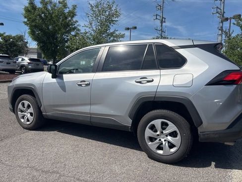 Used 2023 Toyota RAV4 LE FWD image 3