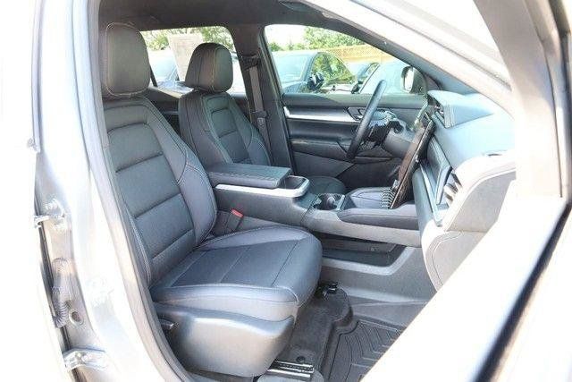 Used 2026 GMC Terrain Elevation w/ Elevation Premium Package FWD image 24
