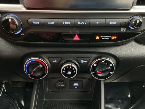 Used 2021 Hyundai Venue SE FWD image 35