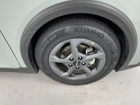 Used 2025 Kia K4 FWD image 9