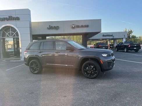 New 2026 Jeep Grand Cherokee Limited w/ Limited Altitude Package AWD/4WD image 2