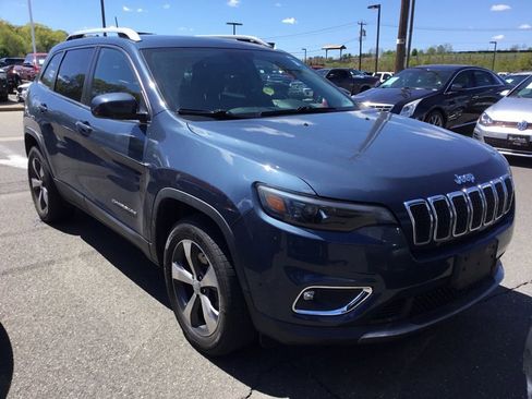 Used 2019 Jeep Cherokee Limited w/ Luxury Group AWD/4WD image 2