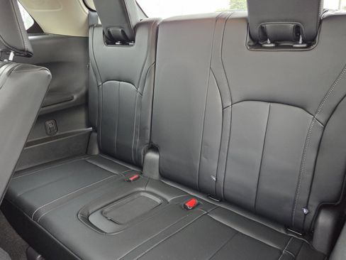Used 2023 INFINITI QX60 Luxe w/ Cargo Package FWD image 11