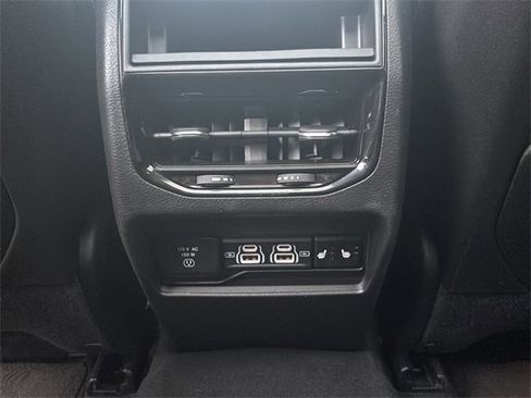 Used 2024 Jeep Grand Cherokee Overland image 14