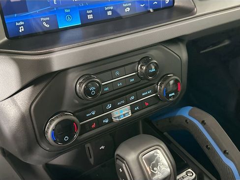 Used 2024 Ford Bronco Black Diamond w/ Sasquatch Package image 13