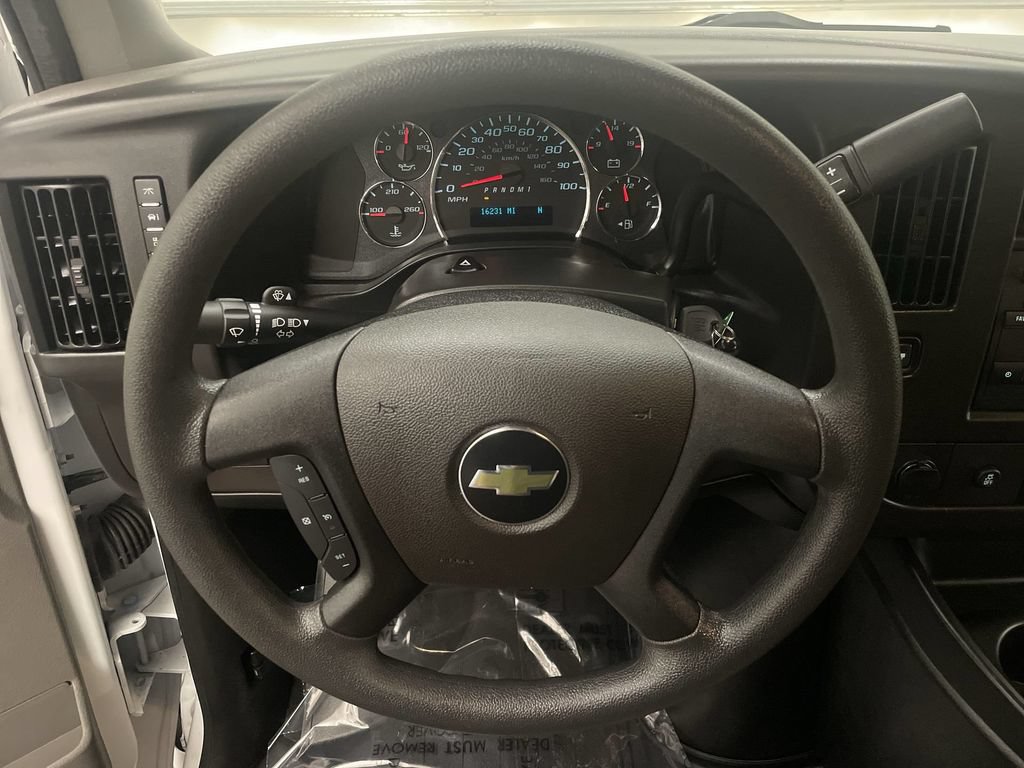 Used 2025 Chevrolet Express 3500 LT w/ LT Preferred Equipment Group RWD image 5