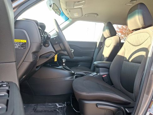 Used 2016 Kia Soul Base image 14