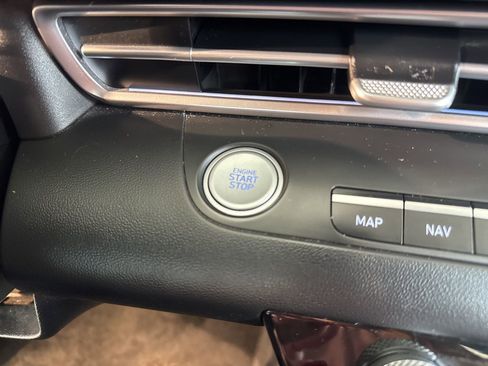 Used 2024 Hyundai Elantra SEL image 27