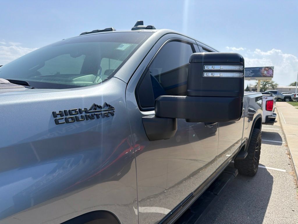 Used 2024 Chevrolet Silverado 3500 High Country w/ Technology Package AWD/4WD image 32