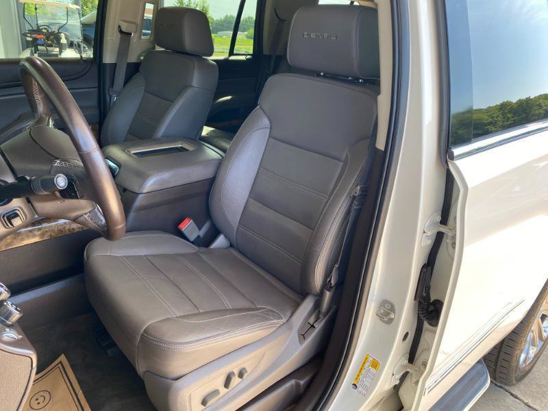 Used 2015 GMC Yukon Denali w/ Touring Package AWD/4WD image 14