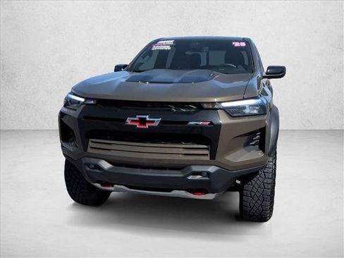 Used 2025 Chevrolet Colorado ZR2 AWD/4WD image 3