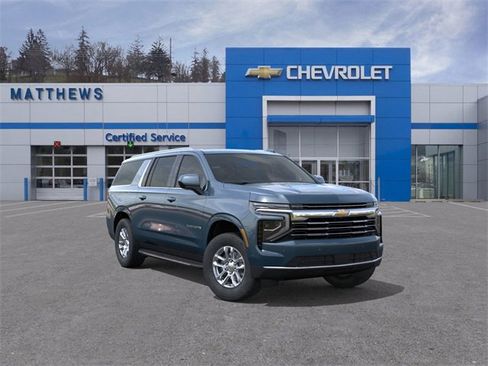 New 2026 Chevrolet Suburban LT image 1