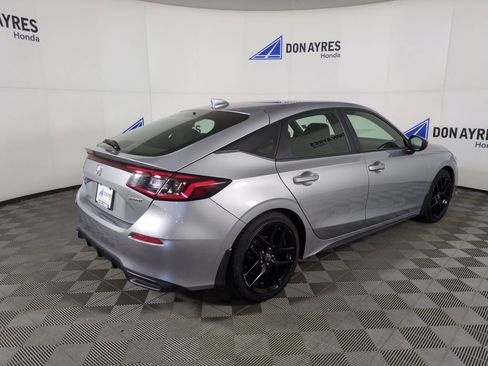 Used 2023 Honda Civic Sport image 5