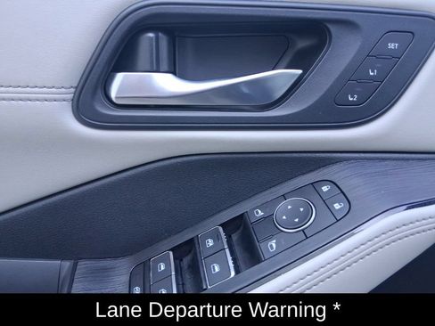 Used 2023 Nissan Rogue SL w/ SL Premium Package AWD/4WD image 13