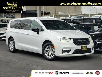 Certified 2025 Chrysler Pacifica Select