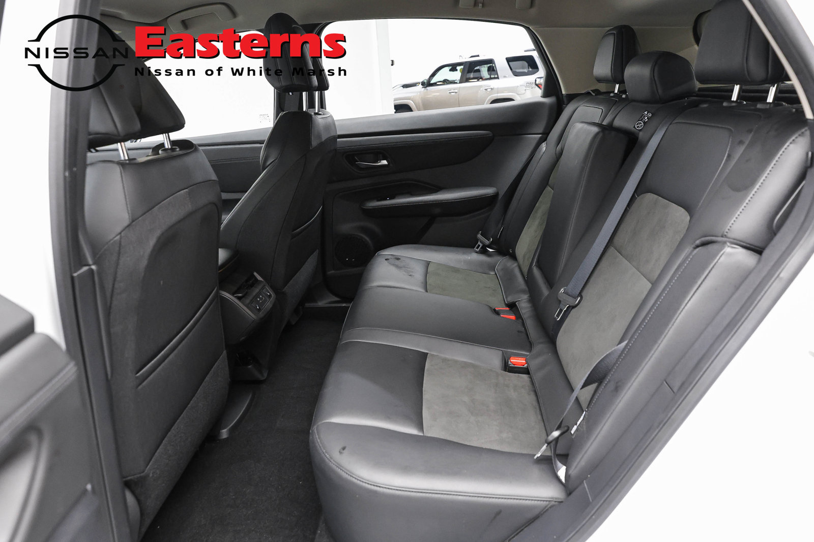 Used 2024 Nissan Ariya FWD image 22