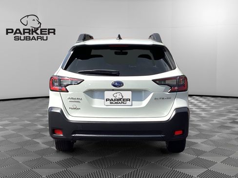 Used 2023 Subaru Outback Premium AWD/4WD image 4