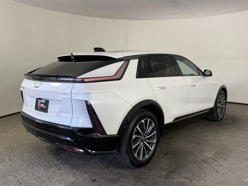 Used 2024 Cadillac Lyriq Sport AWD/4WD image 9