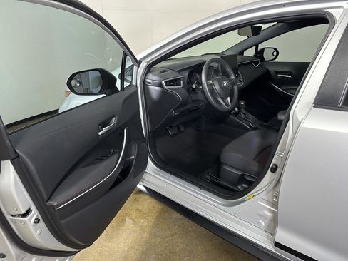 Used 2024 Toyota Corolla SE image 2
