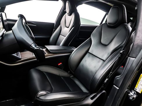 Used 2022 Tesla Model X image 16