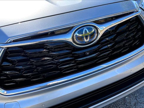 Used 2021 Toyota Highlander Platinum image 30