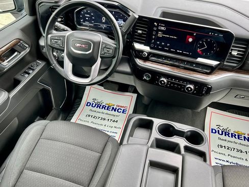 Used 2024 GMC Sierra 1500 SLE image 17