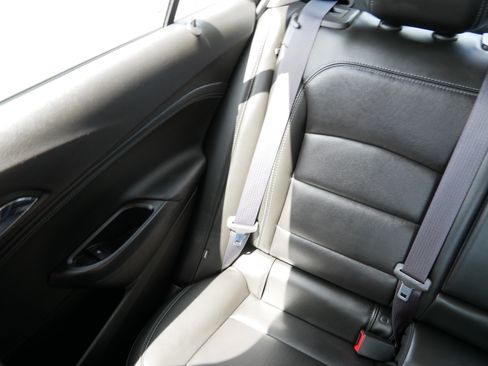Used 2017 Chevrolet Cruze Premier FWD image 12