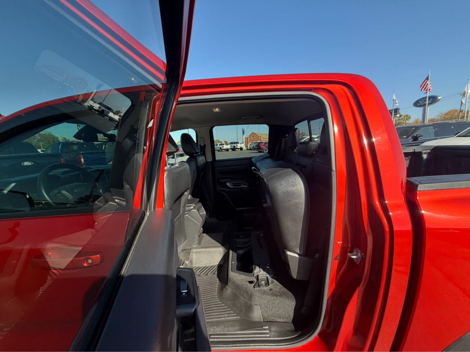 Used 2024 Ford Ranger Lariat w/ FX4 Off-Road Package AWD/4WD image 15