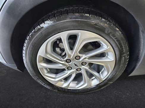 New 2027 Chevrolet Bolt LT FWD image 18
