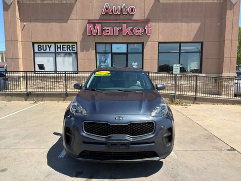 Used 2019 Kia Sportage LX FWD image 2