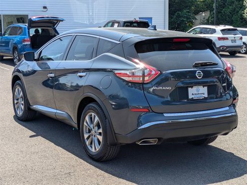 Used 2018 Nissan Murano S image 3