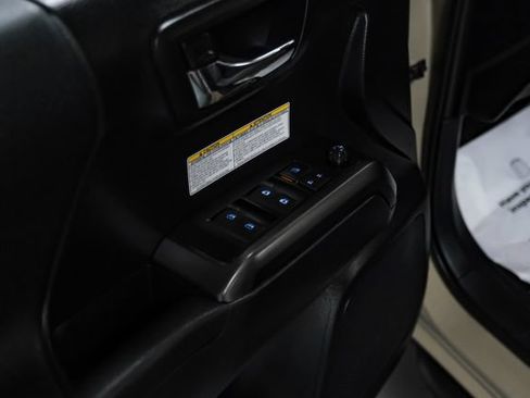 Used 2020 Toyota Tacoma TRD Off-Road w/ Advanced Technology Package AWD/4WD image 43