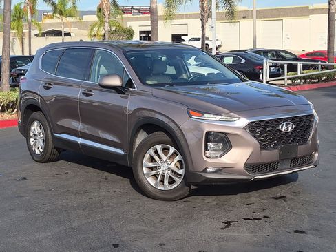 Used 2020 Hyundai Santa Fe SEL FWD image 2