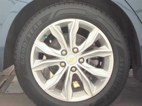 Used 2020 Chevrolet Malibu LT FWD image 10