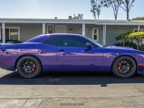 Used 2016 Dodge Challenger SRT Hellcat RWD image 9