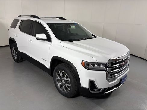 Used 2023 GMC Acadia SLT FWD image 2