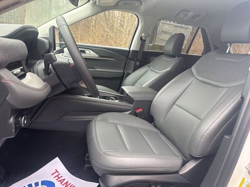 New 2026 Ford Explorer Active w/ Active Comfort Package image 13