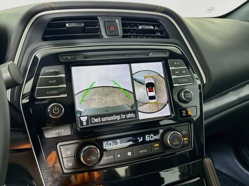 Used 2023 Nissan Maxima SR w/ Sport Mat Group FWD image 18