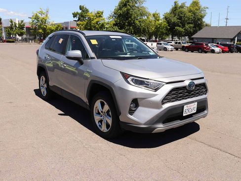 Certified 2021 Toyota RAV4 Limited AWD/4WD image 3