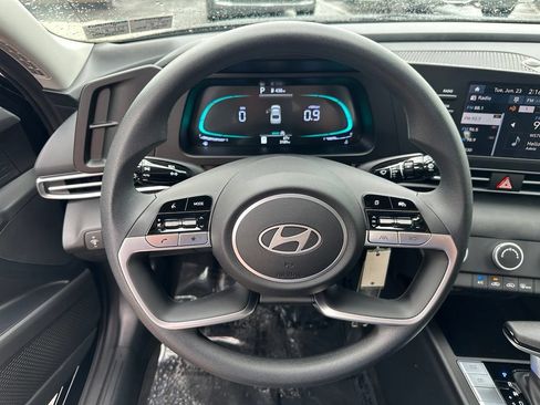 Used 2026 Hyundai Elantra SE FWD image 15
